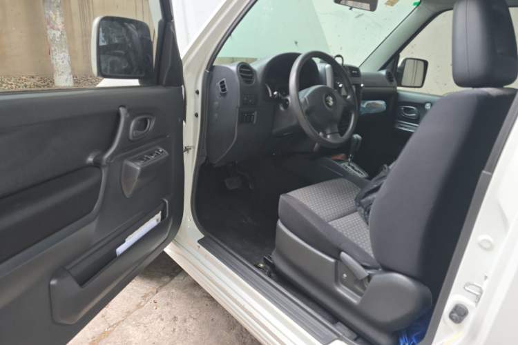 Used Suzuki Jimny 2011 1.3 AT Driver Seat