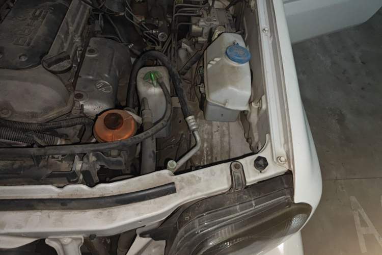 Used Suzuki Jimny 2011 1.3 AT Navigation Edition Engine Bay Left