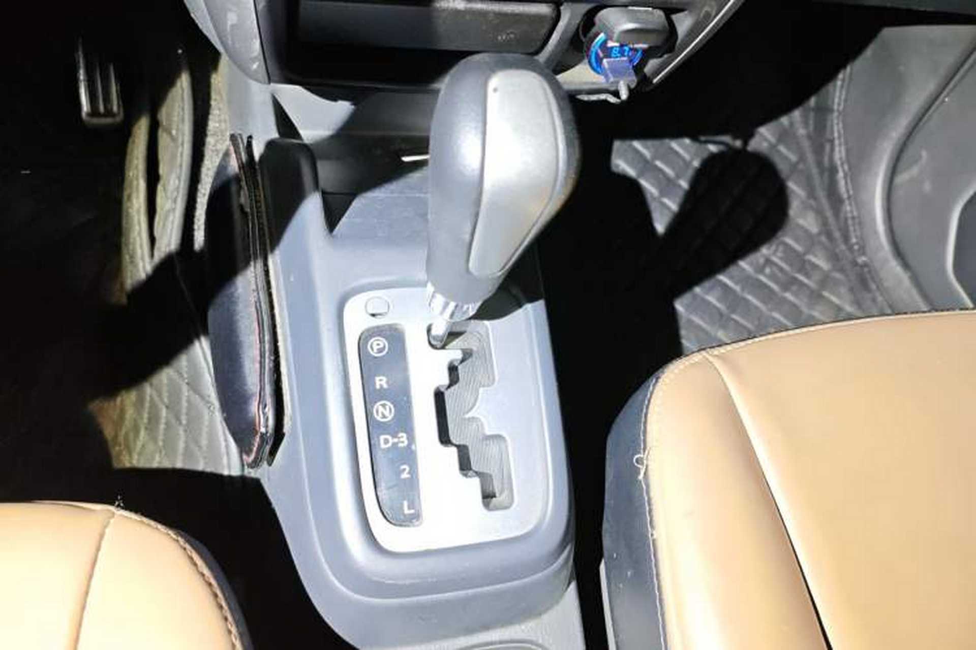 Used Suzuki Jimny 2011 1.3 AT Gear Lever