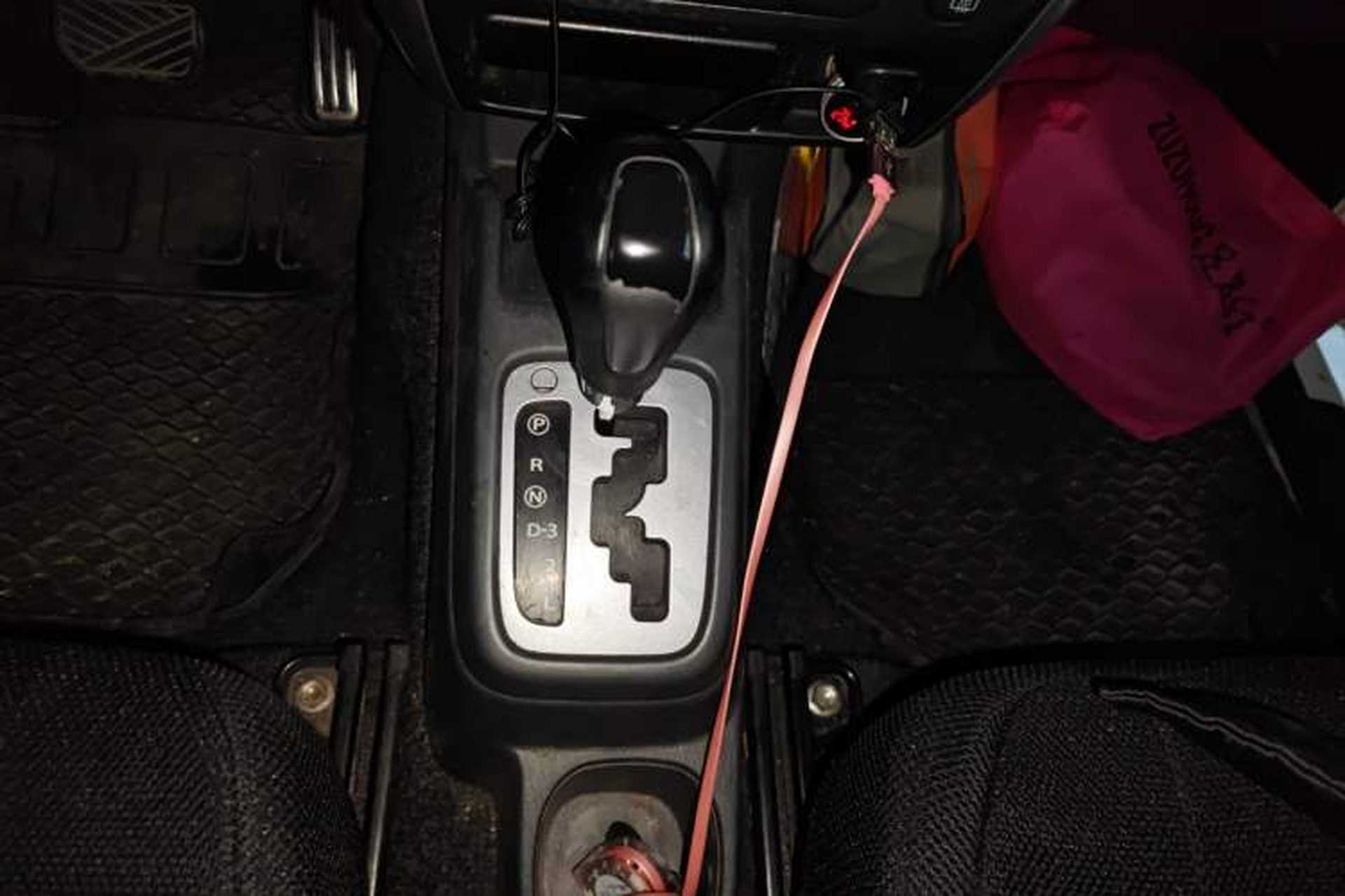 Used Suzuki Jimny 2011 1.3 AT Gear Lever