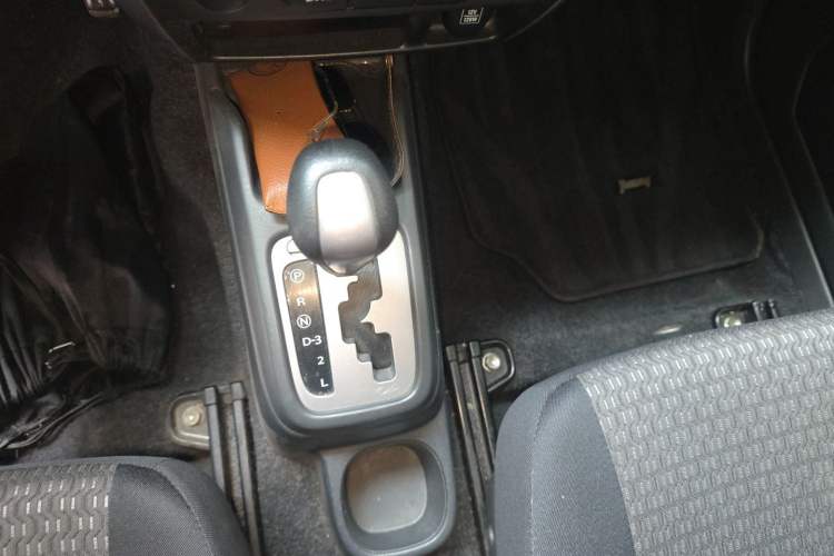 Used Suzuki Jimny 2011 1.3 AT Gear Lever