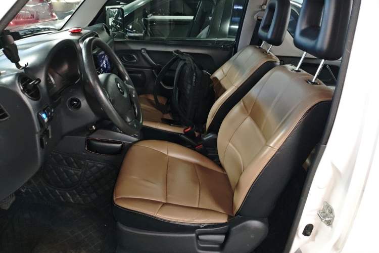 Used Suzuki Jimny 2011 1.3 AT Left Front Seat