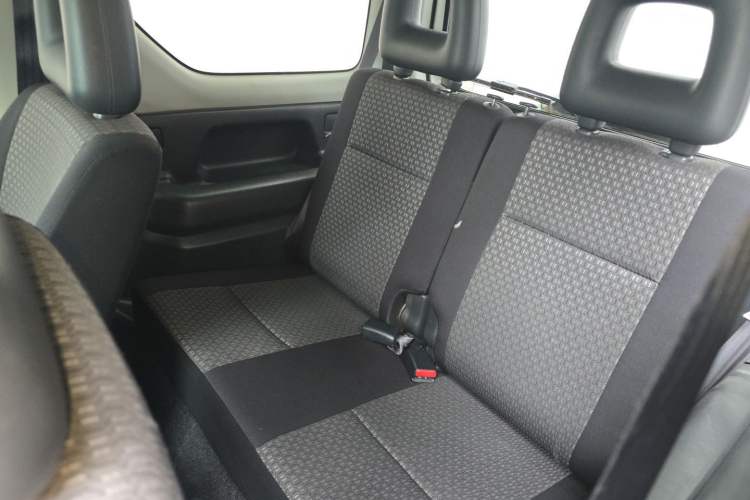 Used Suzuki Jimny 2011 1.3 AT Left Rear Seat