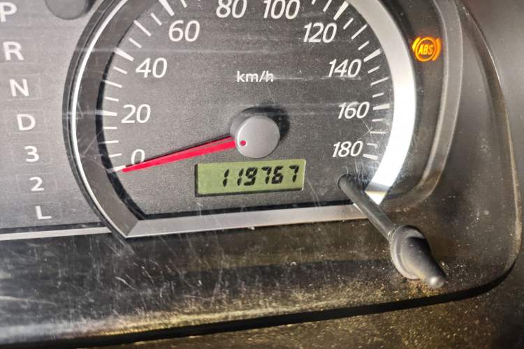 Used Suzuki Jimny 2011 1.3 AT Odometer Close Up