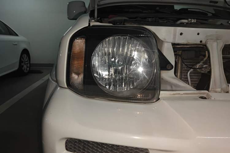 Used Suzuki Jimny 2011 1.3 AT Navigation Edition Right Front Headlight