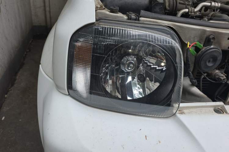 Used Suzuki Jimny 2011 1.3 AT Right Front Headlight