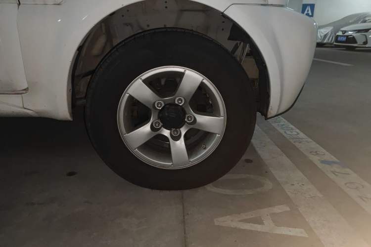 Used Suzuki Jimny 2011 1.3 AT Navigation Edition Right Front Wheel Hub