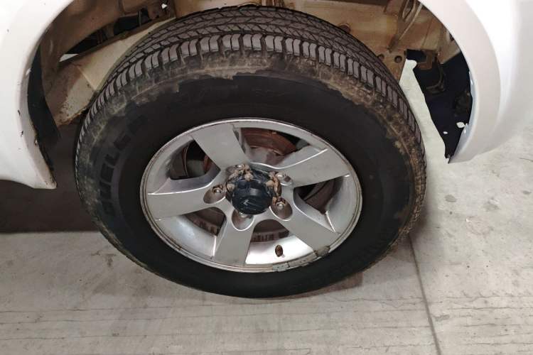 Used Suzuki Jimny 2011 1.3 AT Right Front Wheel Hub