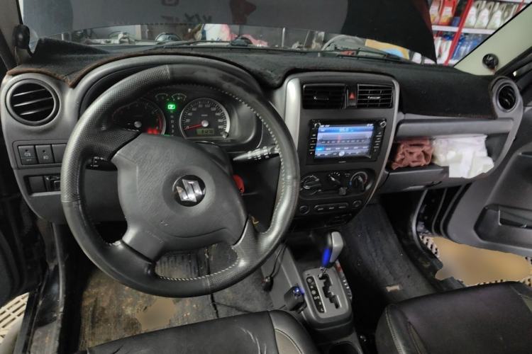 Used Suzuki Jimny 2012 1.3 AT Mode3 Center Console