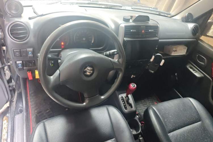 Used Suzuki Jimny 2012 1.3 AT JLX Center Console