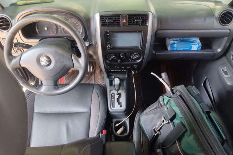 Used Suzuki Jimny 2012 1.3 AT Mode3 Center Console