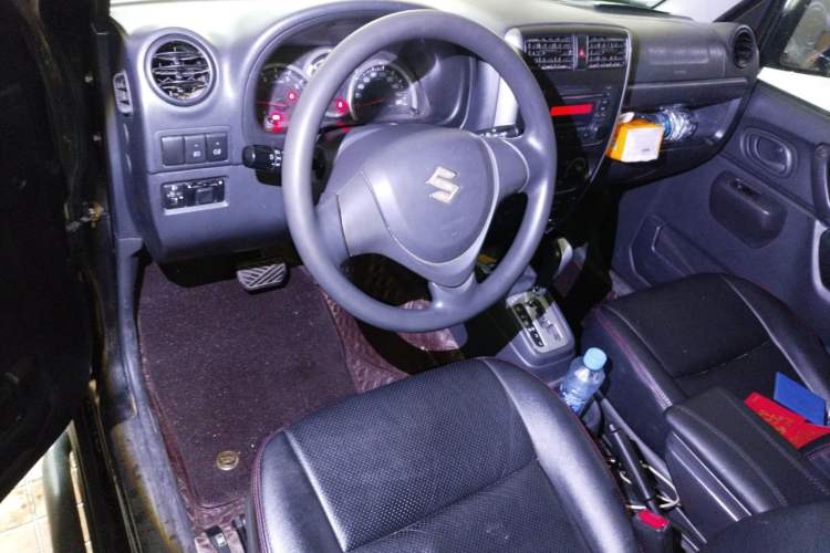 Used Suzuki Jimny 2012 1.3 AT JLX Center Console
