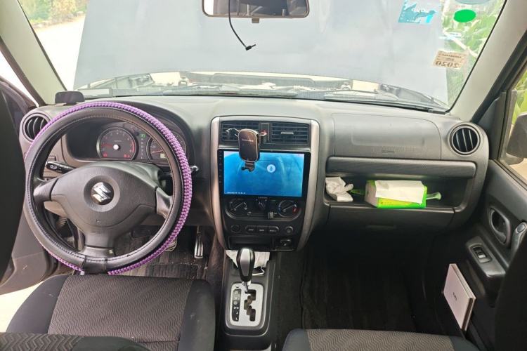 Used Suzuki Jimny 2012 1.3 AT JLX Center Console
