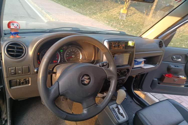 Used Suzuki Jimny 2012 1.3 AT Mode3 Navigation Edition Center Console