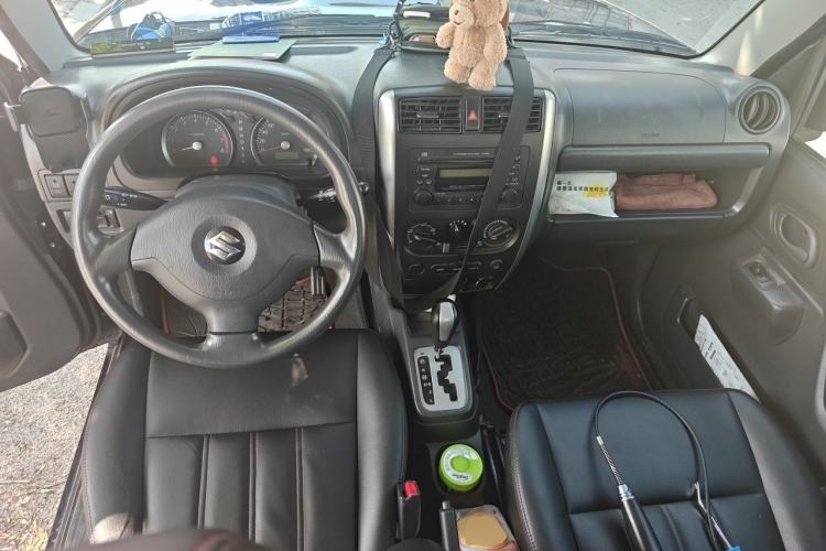 Used Suzuki Jimny 2012 1.3 AT JLX Center Console
