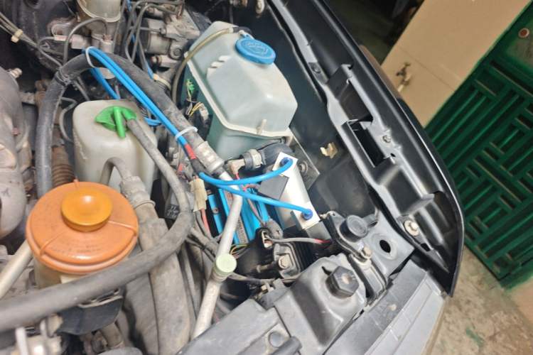 Used Suzuki Jimny 2012 1.3 AT JLX Engine Bay Left