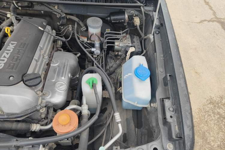 Used Suzuki Jimny 2012 1.3 MT Mode3 Engine Bay Left