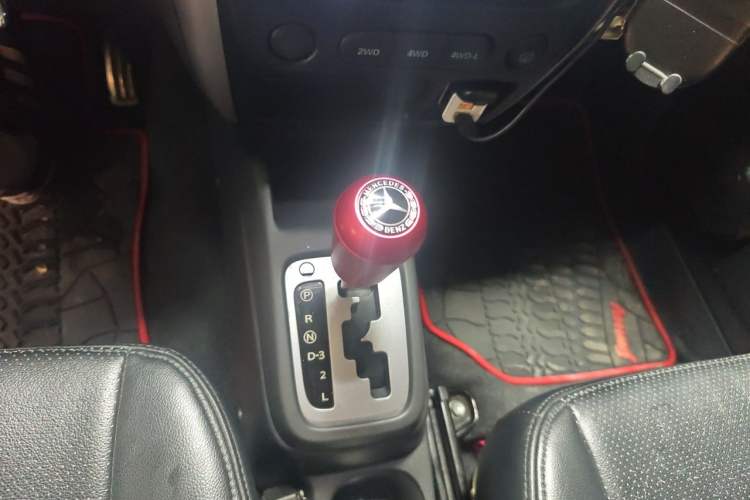 Used Suzuki Jimny 2012 1.3 AT JLX Gear Lever