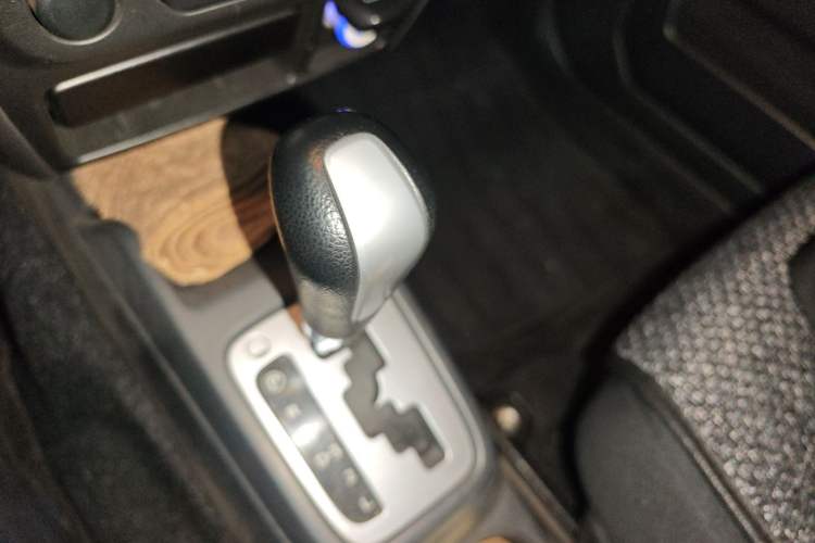 Used Suzuki Jimny 2012 1.3 AT JLX Gear Lever