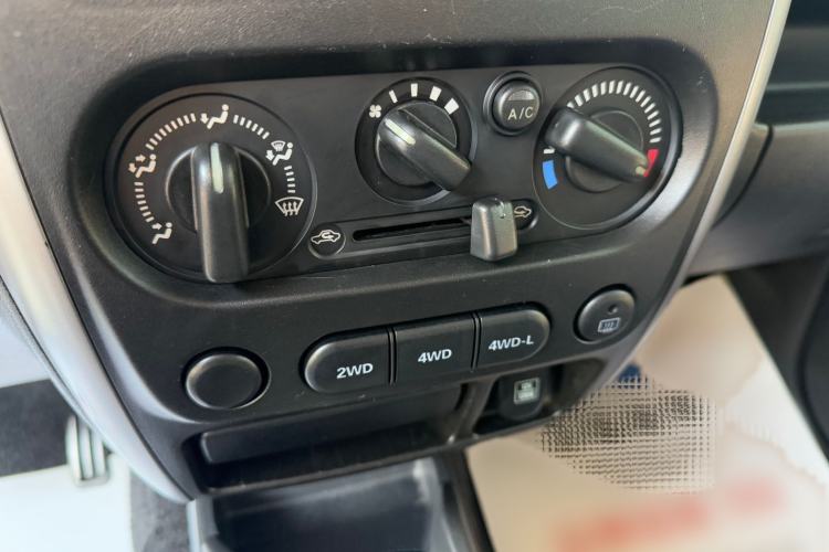 Used Suzuki Jimny 2012 1.3 AT JLX Interior 2