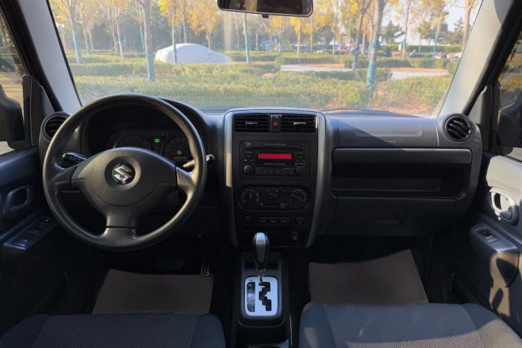 Used Suzuki Jimny 2012 1.3 AT JLX Interior 3