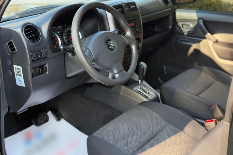 Used Suzuki Jimny 2012 1.3 AT JLX Interior 4