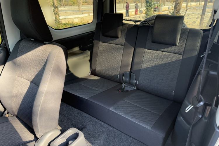Used Suzuki Jimny 2012 1.3 AT JLX Interior 8