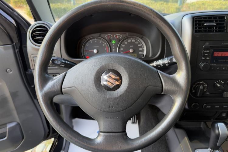 Used Suzuki Jimny 2012 1.3 AT JLX Interior 9