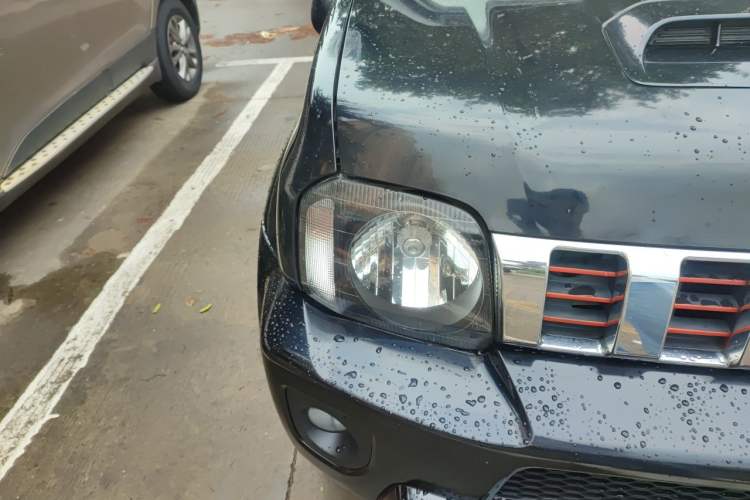 Used Suzuki Jimny 2012 1.3 AT JLX Right Front Headlight