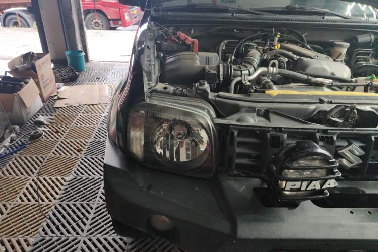 Used Suzuki Jimny 2012 1.3 AT Mode3 Right Front Headlight