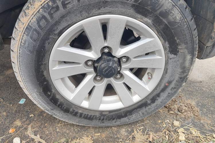 Used Suzuki Jimny 2012 1.3 MT Mode3 Right Front Wheel Hub