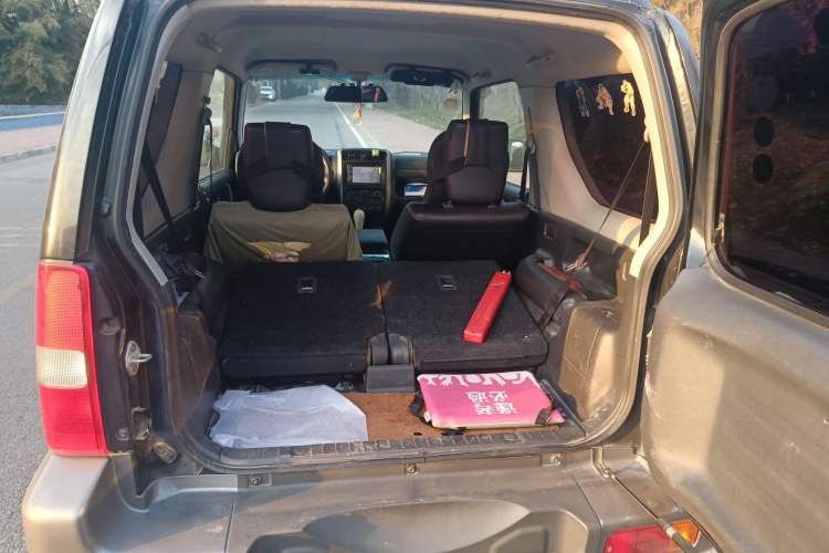 Used Suzuki Jimny 2012 1.3 AT Mode3 Navigation Edition Trunk