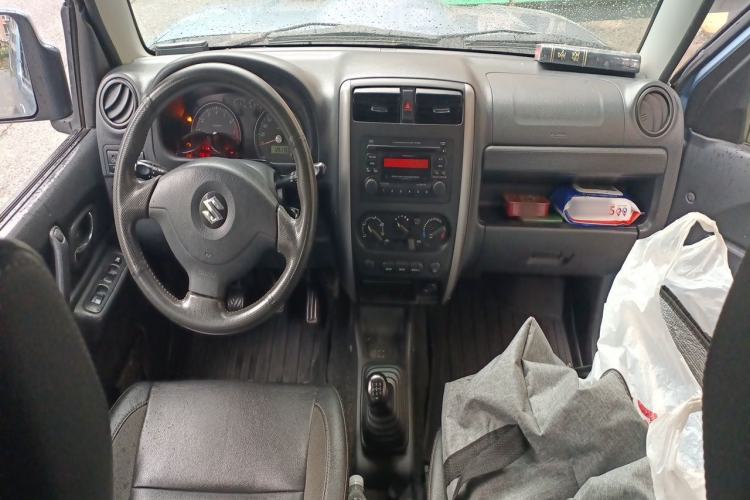 Used Suzuki Jimny 2012 1.3 MT Mode3 Center Console