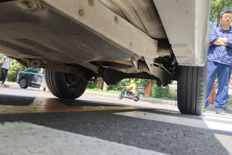 Used Suzuki Jimny 2012 1.3 AT JLX Chassis Front Left