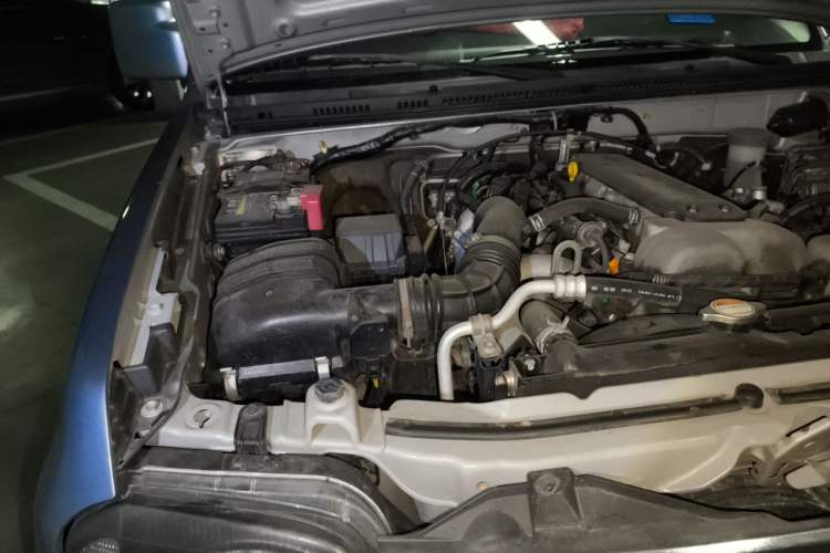 Used Suzuki Jimny 2012 1.3 AT Mode3 Engine Bay Right