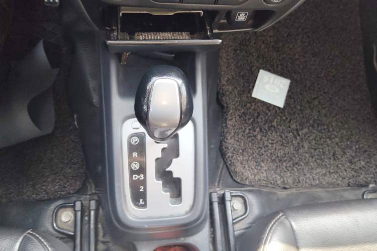 Used Suzuki Jimny 2012 1.3 AT JLX Gear Lever