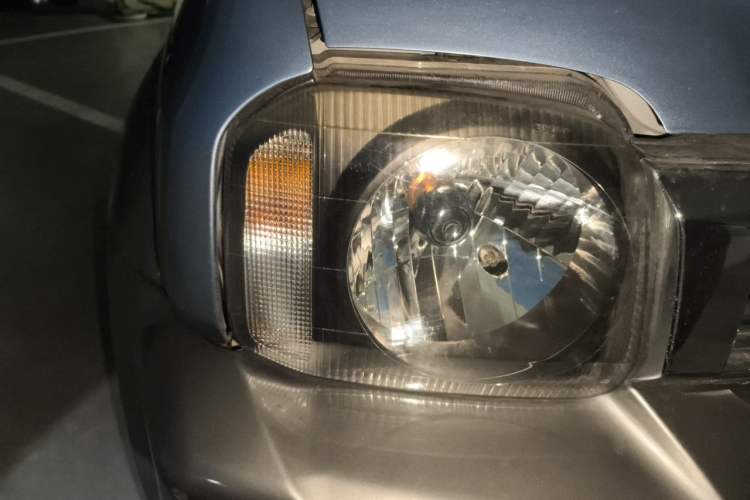 Used Suzuki Jimny 2012 1.3 AT Mode3 Right Front Headlight