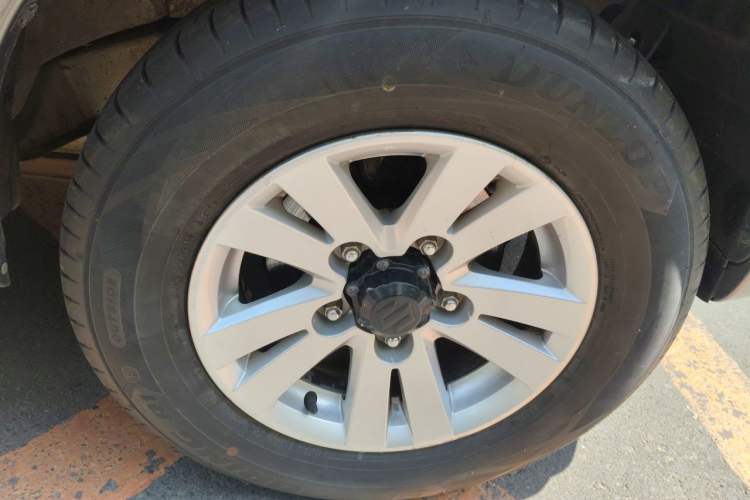 Used Suzuki Jimny 2012 1.3 AT JLX Right Front Wheel Hub