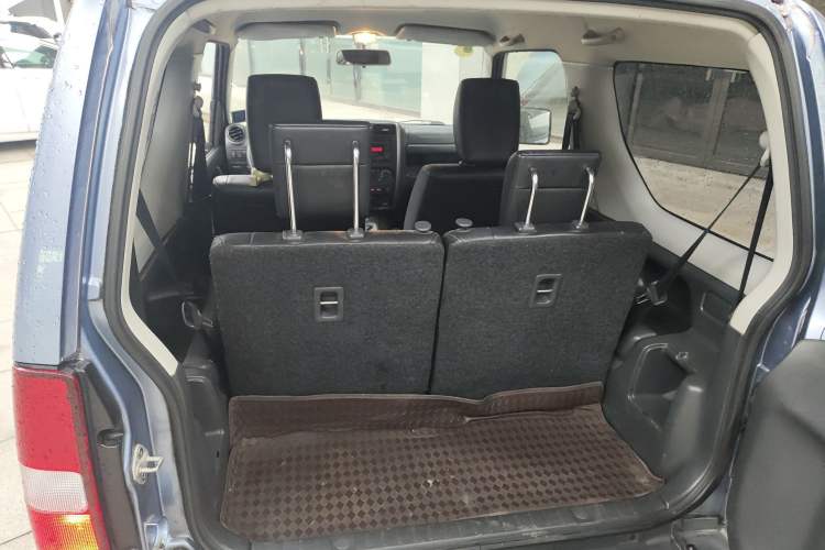 Used Suzuki Jimny 2012 1.3 AT Mode3 Trunk