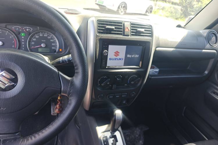 Used Suzuki Jimny 2012 1.3 AT JLX Interior 2