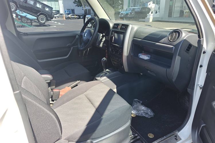 Used Suzuki Jimny 2012 1.3 AT JLX Interior 6