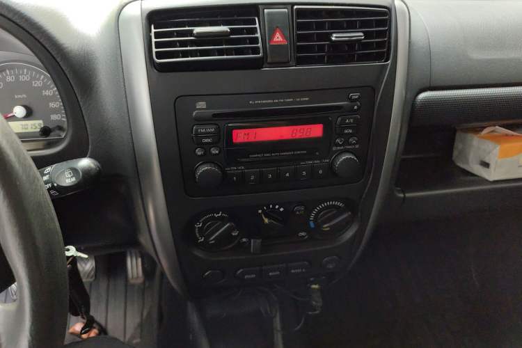Used Suzuki Jimny 2012 1.3 MT JLX Audio And AC Panel