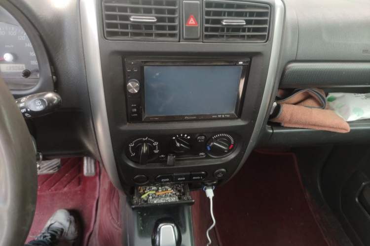 Used Suzuki Jimny 2012 1.3 AT JLX Navigation Edition Audio And AC Panel