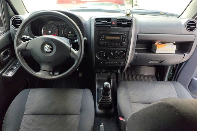 Used Suzuki Jimny 2012 1.3 MT JLX Center Console
