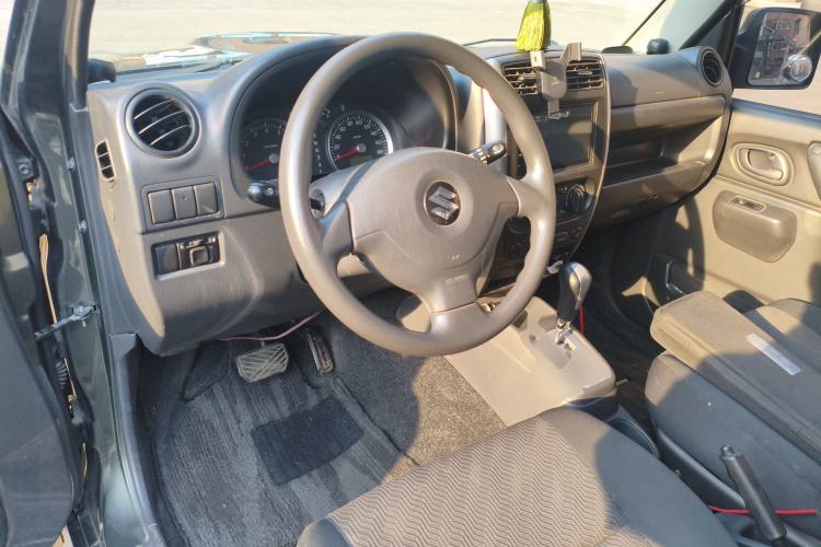 Used Suzuki Jimny 2012 1.3 AT JLX Navigation Edition Center Console