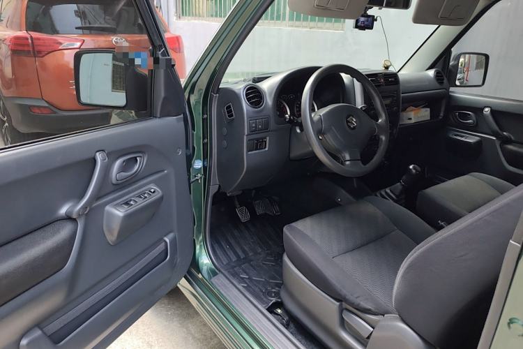 Used Suzuki Jimny 2012 1.3 MT JLX Driver Seat