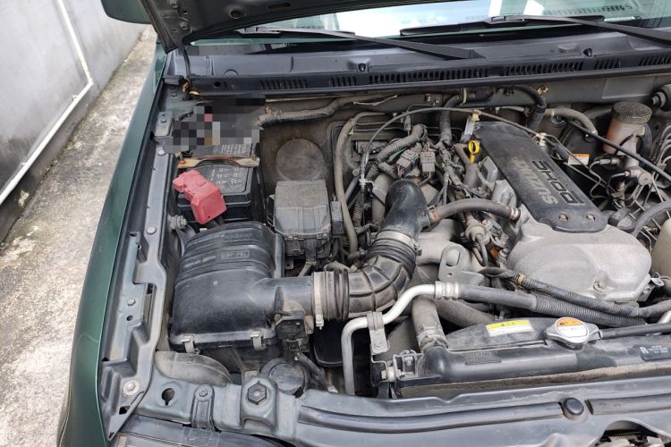 Used Suzuki Jimny 2012 1.3 MT JLX Engine Bay Right