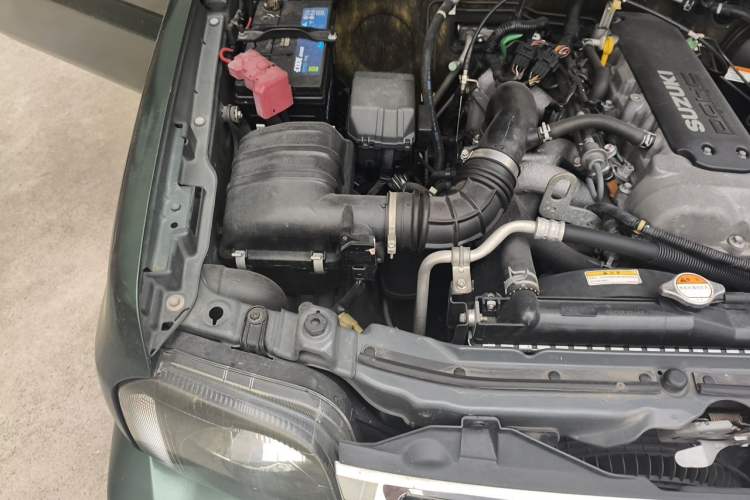 Used Suzuki Jimny 2012 1.3 AT JLX Engine Bay Right