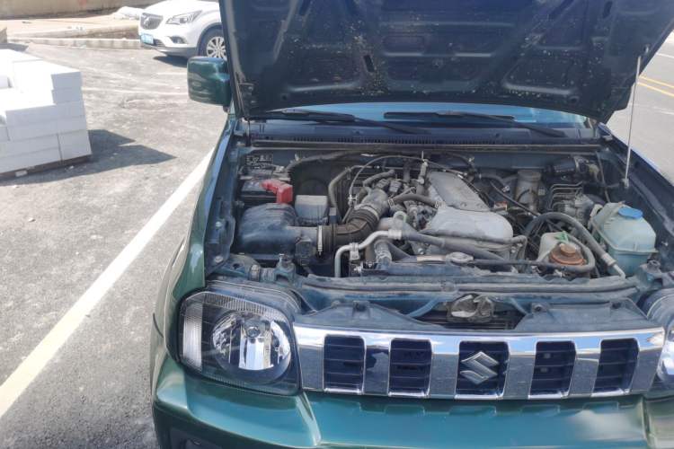 Used Suzuki Jimny 2012 1.3 MT JLX Navigation Edition Engine Bay Right