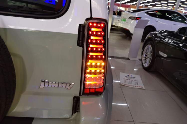 Used Suzuki Jimny 2012 1.3 AT JLX Exterior 6